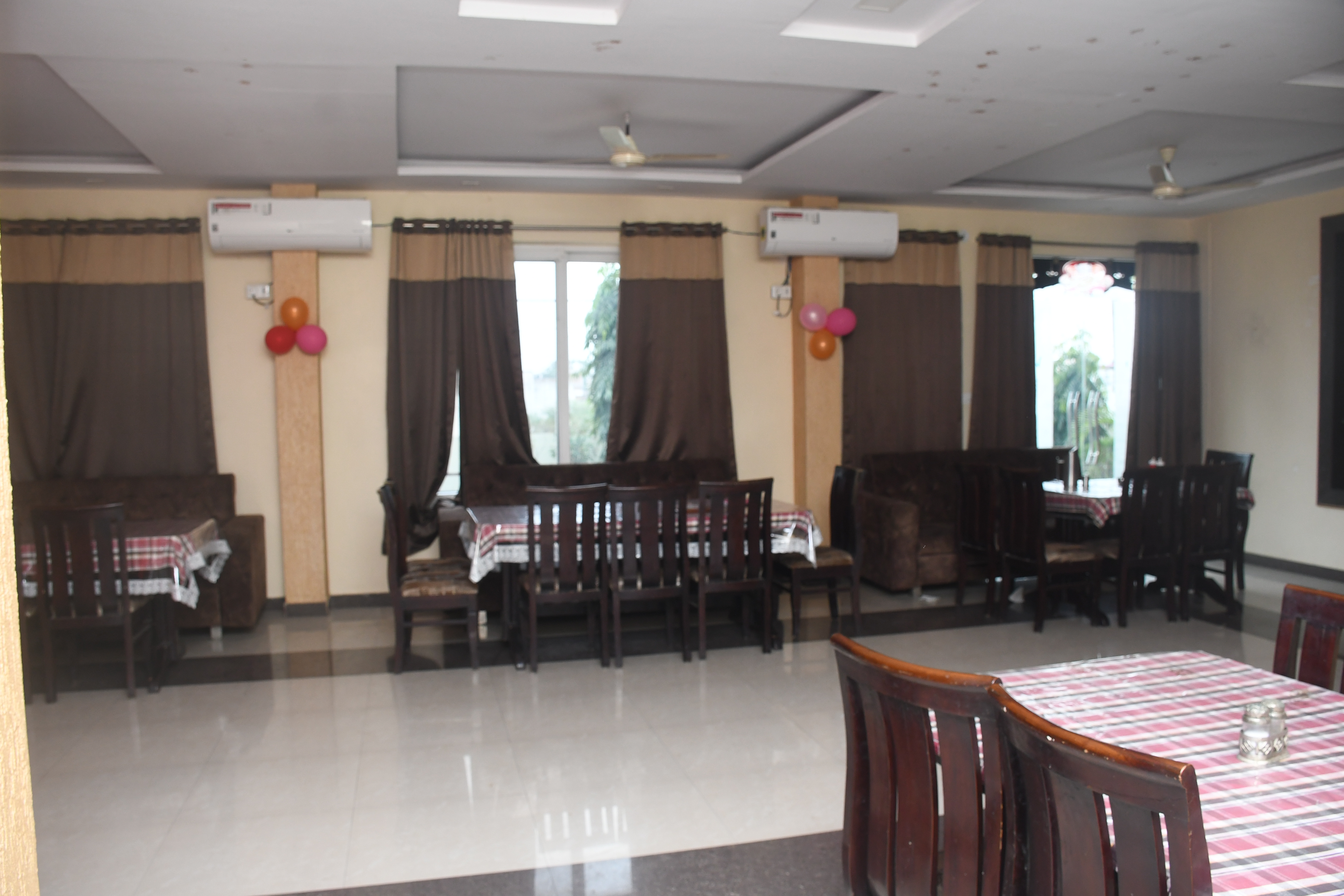 HOTEL RESTAURENT